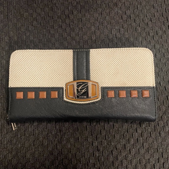GUESS WALLET - Picture 1 of 4
